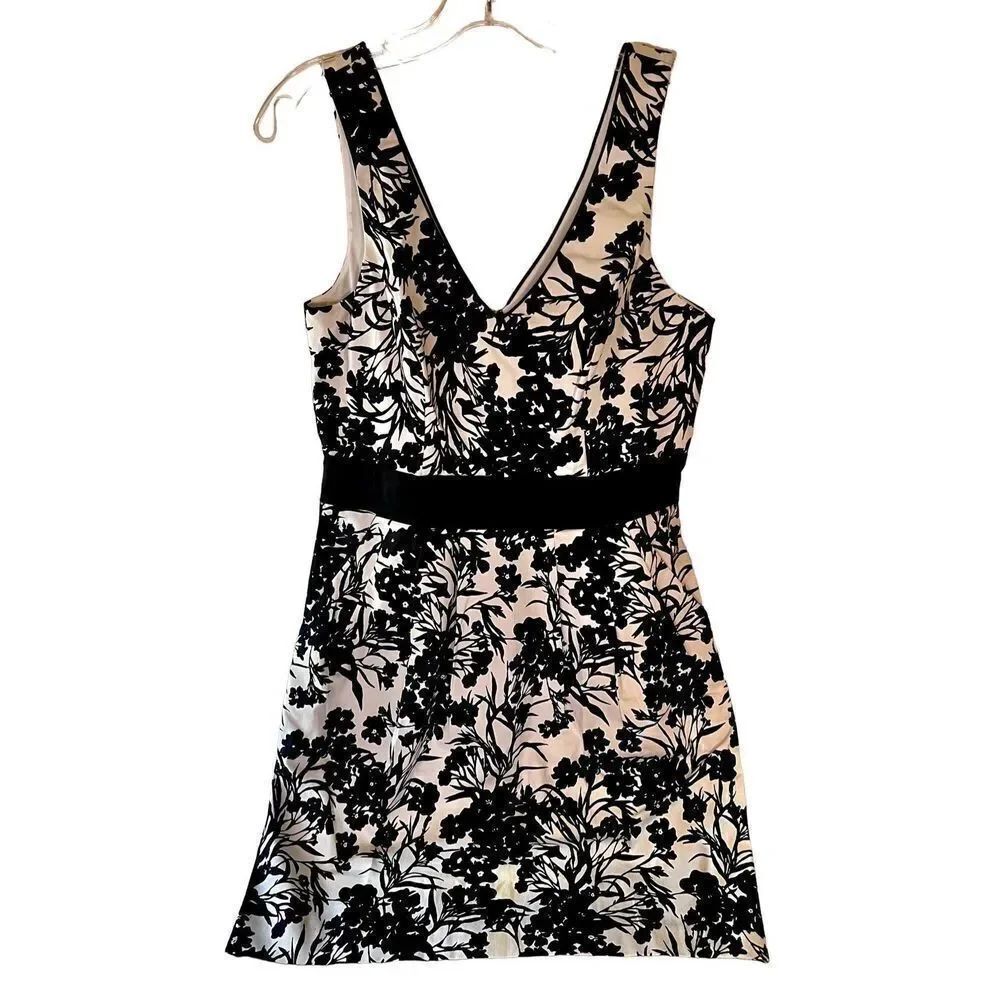 B. Smart Sleeveless Floral Dress W/Side Pockets Size 12 Black & White See Detail